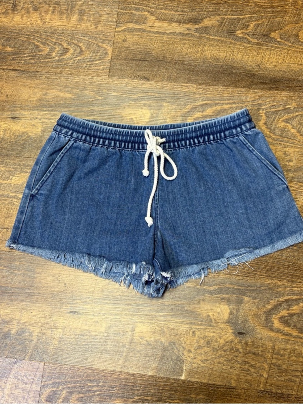 Aerie Frayed Hem Drawstring Denim Shorts Womens Small Chambray Blue Pull On